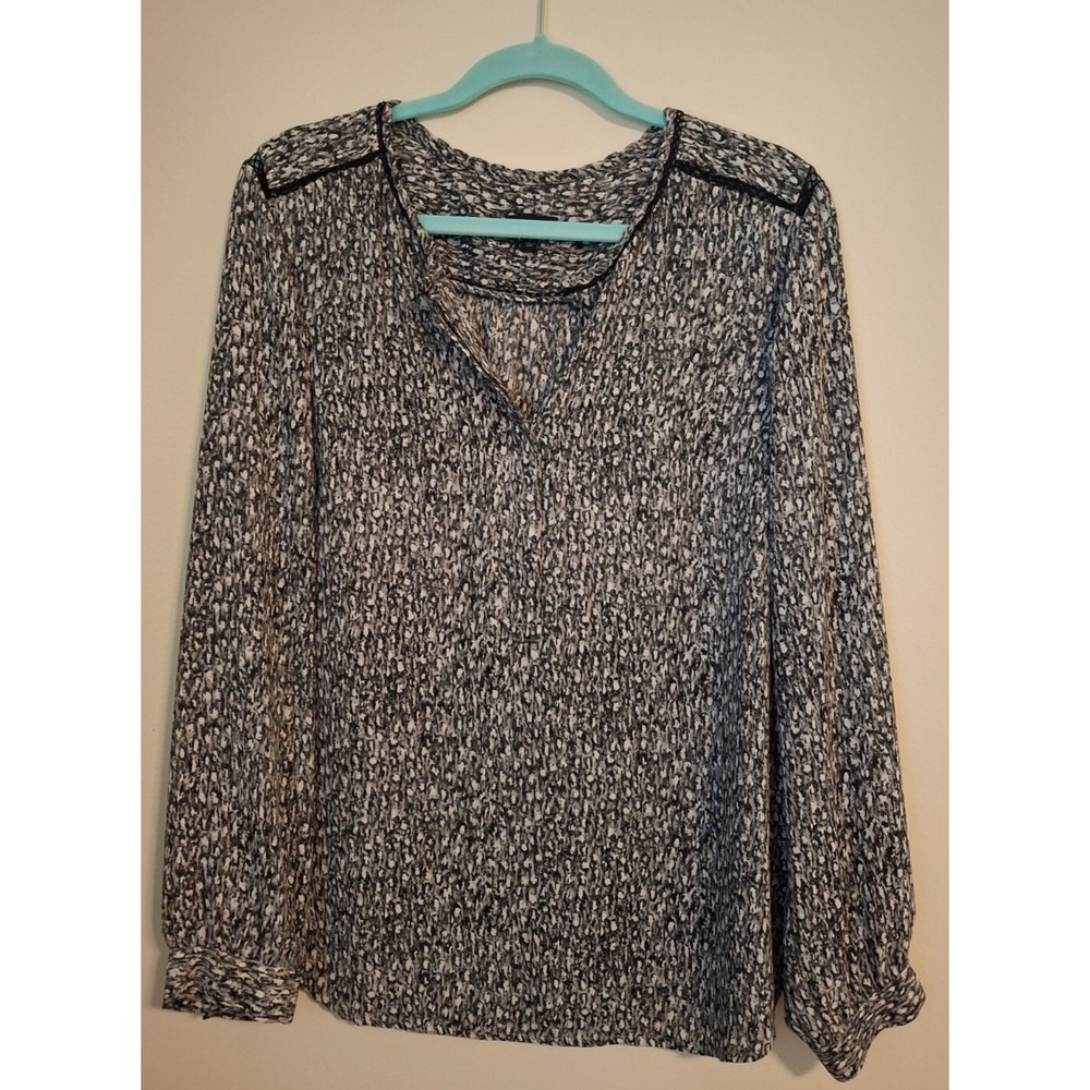 Talbots Womens Large Blouse Black White Abstract Print Long Sleeve Split V-Neck